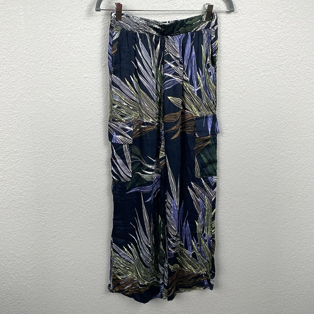 T TAHARI Printed Wide Leg Cargo Pants In Fan Print Tropical Hawaii Sz XS - Picture 4 of 13